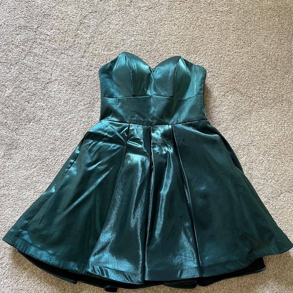 Sherri Hill Elegant Strapless Green Dress